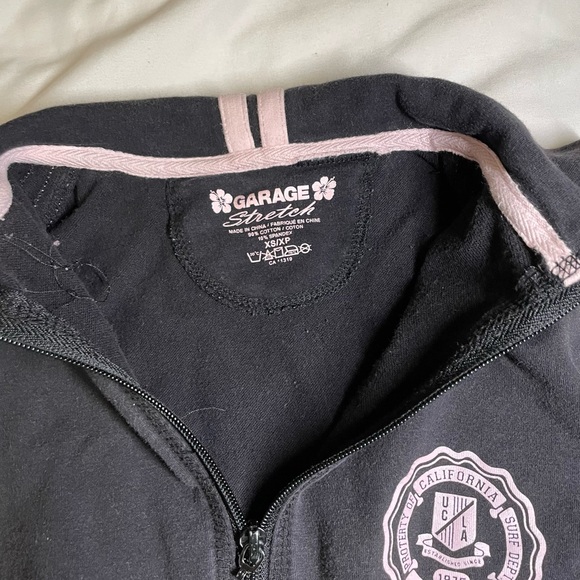 🌸Pink & Black fitted zip up jacket🖤 - Picture 4 of 5